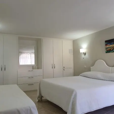 Domus Istella 200 Meters From The Sea Apartament