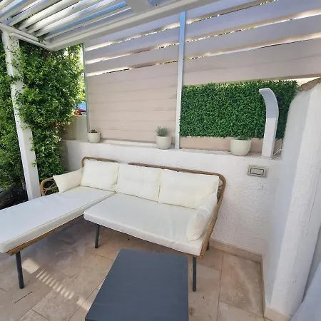 Domus Istella 200 Meters From The Sea Appartement *